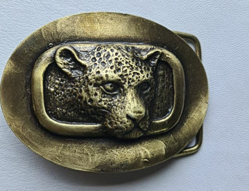 Picture of Buckle Leopard 40mm Brass Look H50